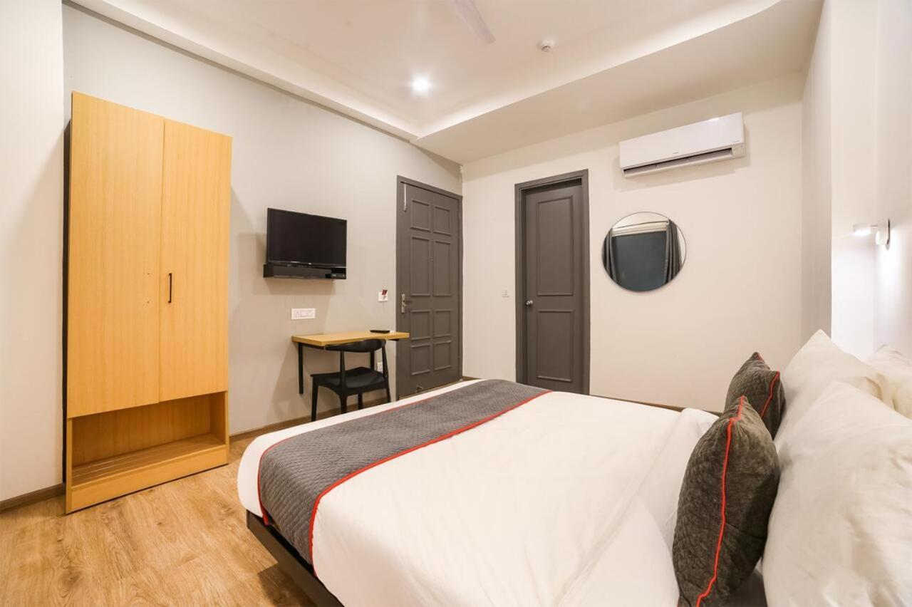 Hotel Admire Inn "Atta Market, Noida Sector 18" Экстерьер фото