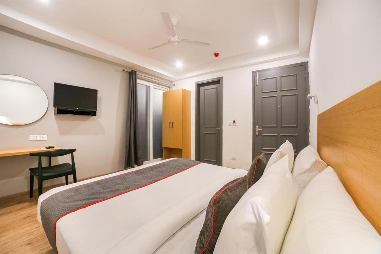 Hotel Admire Inn "Atta Market, Noida Sector 18" Экстерьер фото