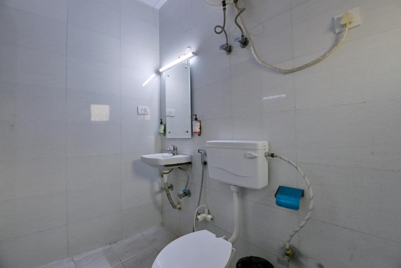 Hotel Admire Inn "Atta Market, Noida Sector 18" Экстерьер фото