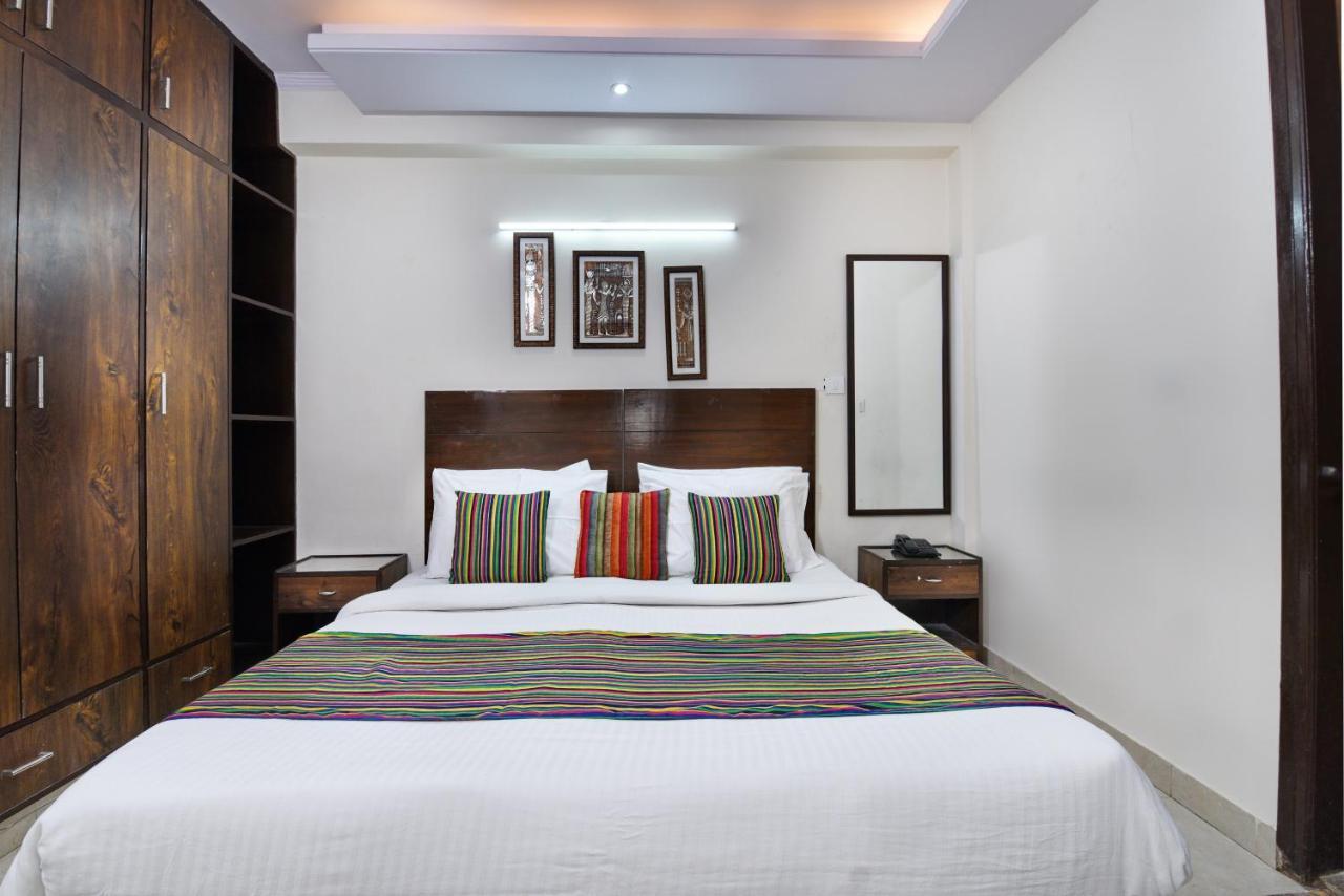 Hotel Admire Inn "Atta Market, Noida Sector 18" Экстерьер фото