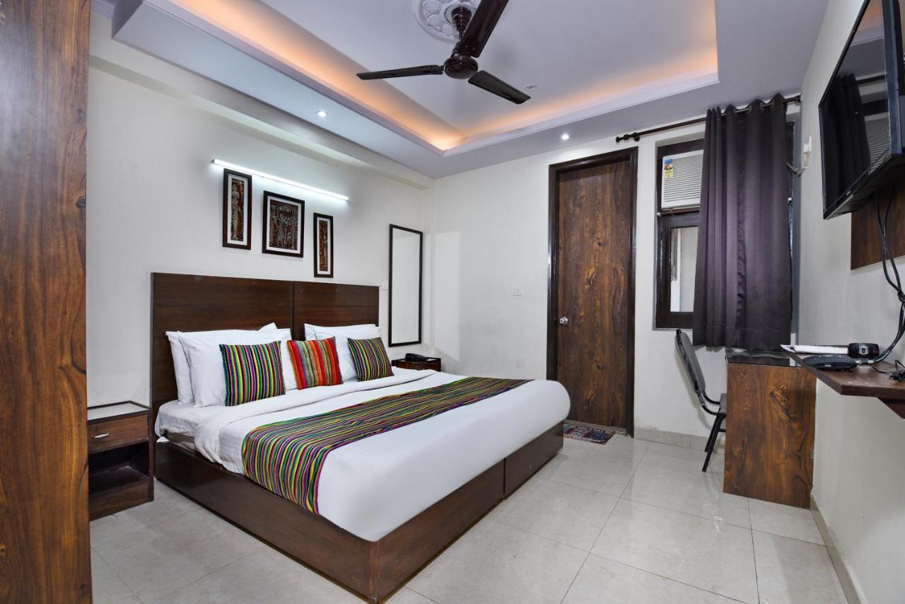 Hotel Admire Inn "Atta Market, Noida Sector 18" Экстерьер фото